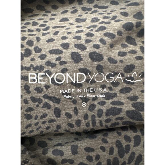 Beyond yoga Copped Leggings Size Small Excellent Made in USA - Picture 4 of 4